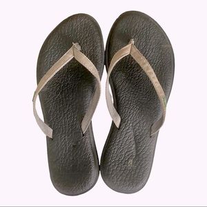 Sanuk Silver Flip Flops
